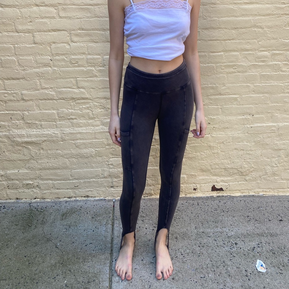 FREE PEOPLE MOVEMENT- Lightweight Leggings with Stirrups